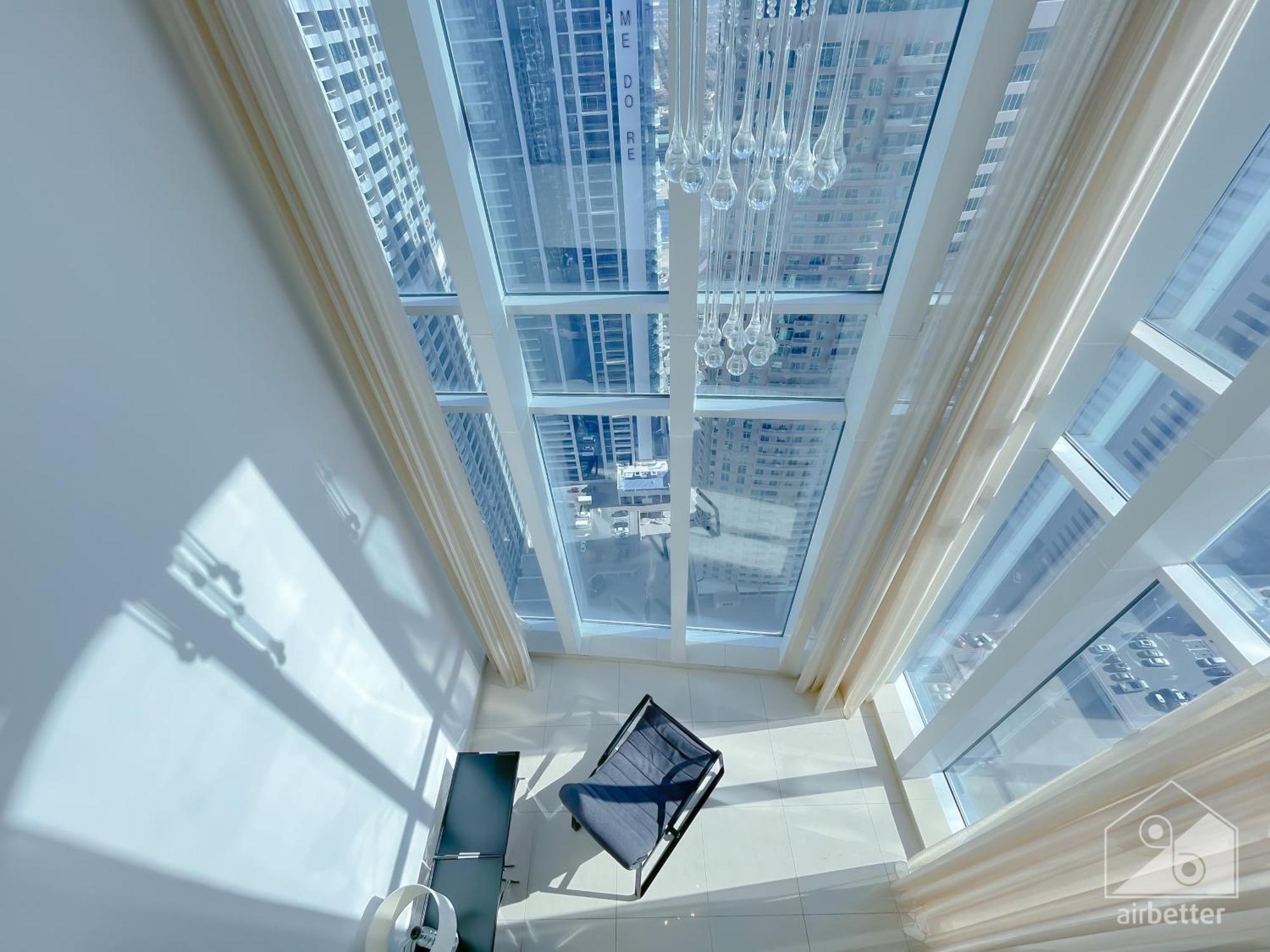 Luxurious Loft With Stunning Views Dubai